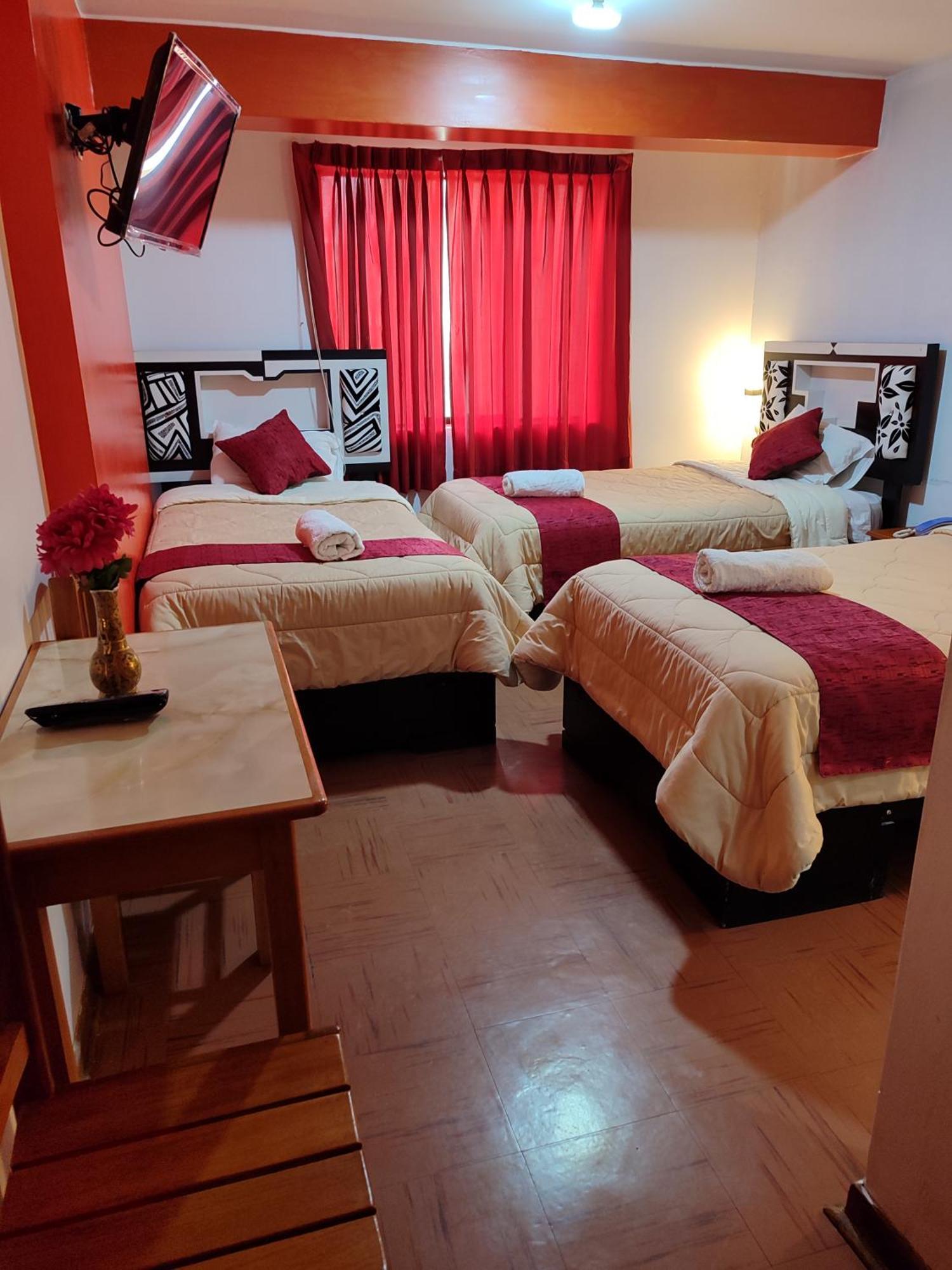 Krusty Hostel B&B Huaraz  Bagian luar foto