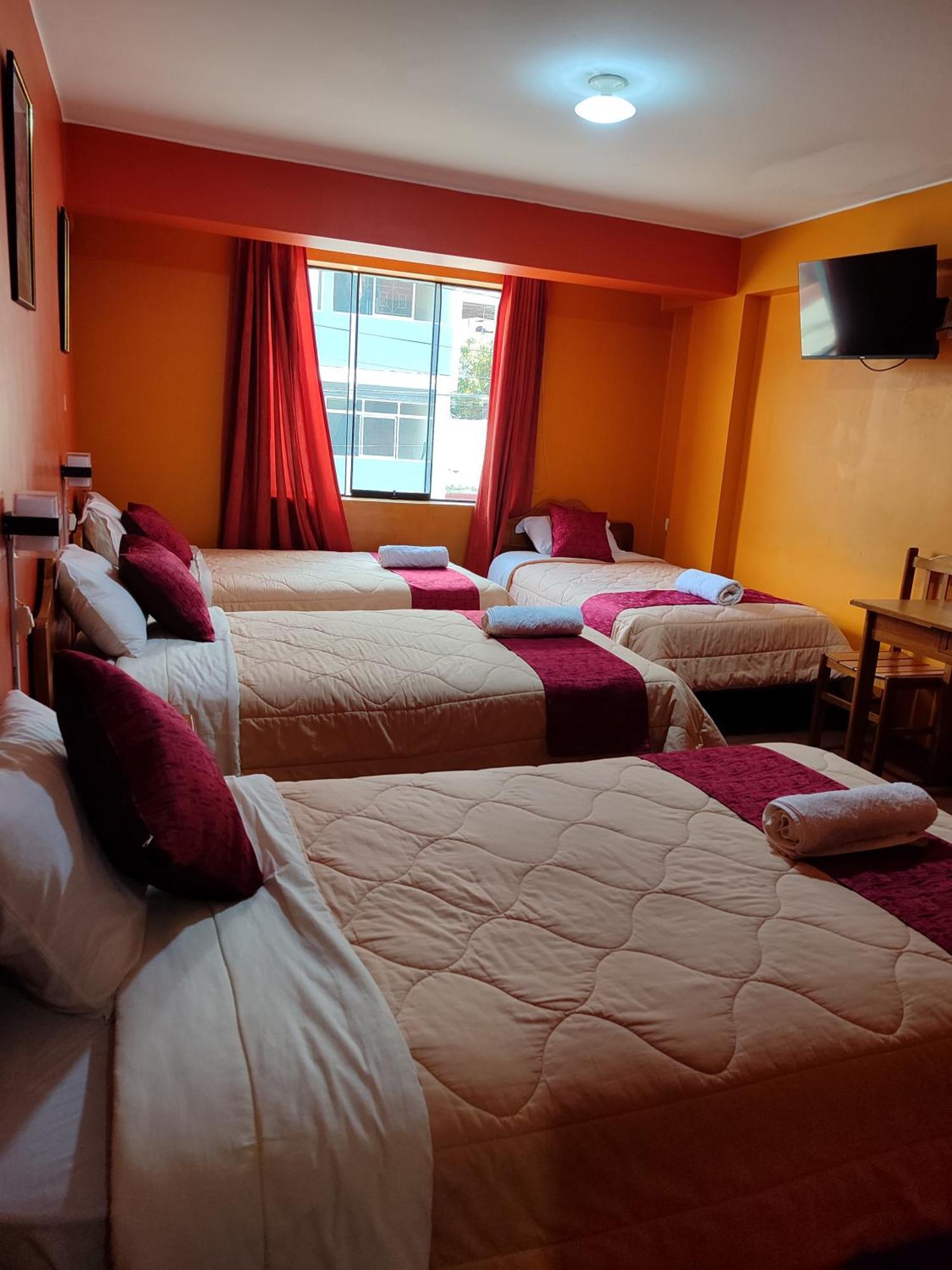Krusty Hostel B&B Huaraz  Bagian luar foto
