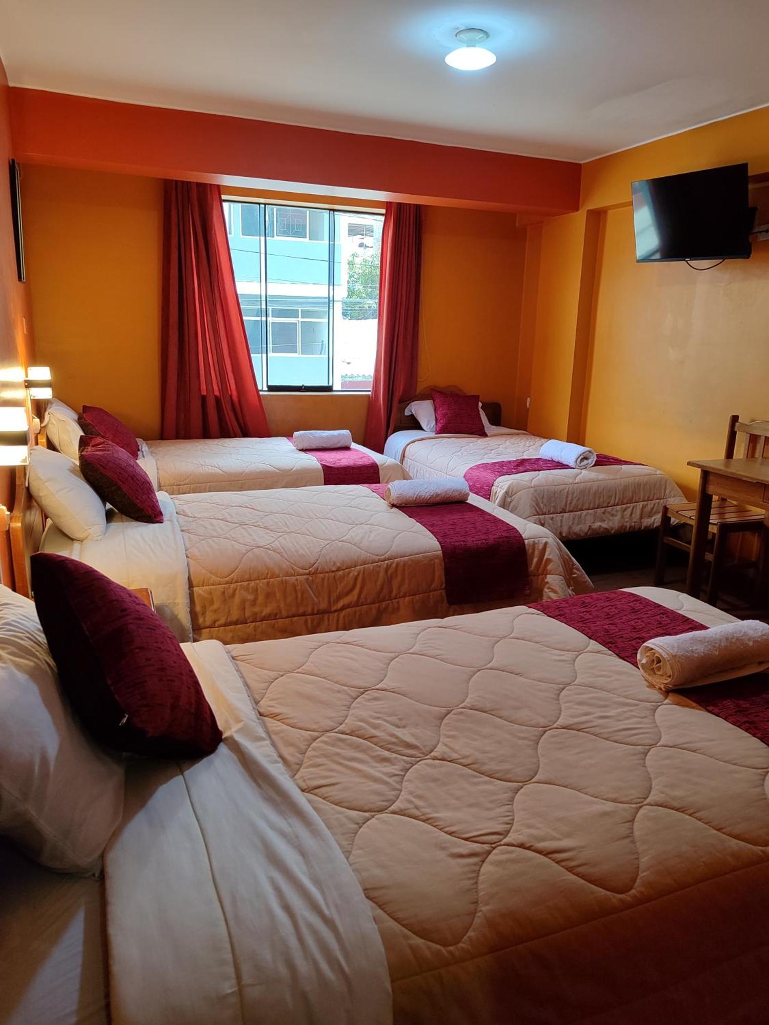 Krusty Hostel B&B Huaraz  Bagian luar foto