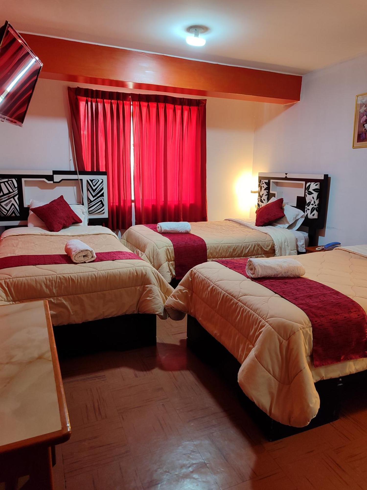 Krusty Hostel B&B Huaraz  Bagian luar foto